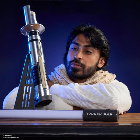 Star Wars The Black Series Ezra Bridger Force FX Elite Lightsaber