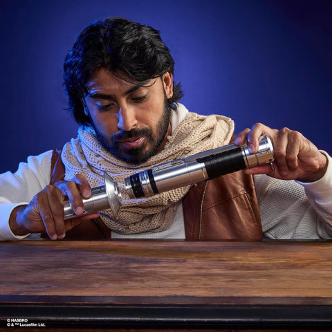 Star Wars The Black Series Ezra Bridger Force FX Elite Lightsaber